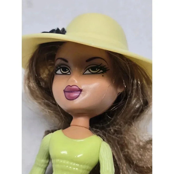 2003 Bratz McDonalds Girlz Girl Doll YASMIN - Picture 3 of 9